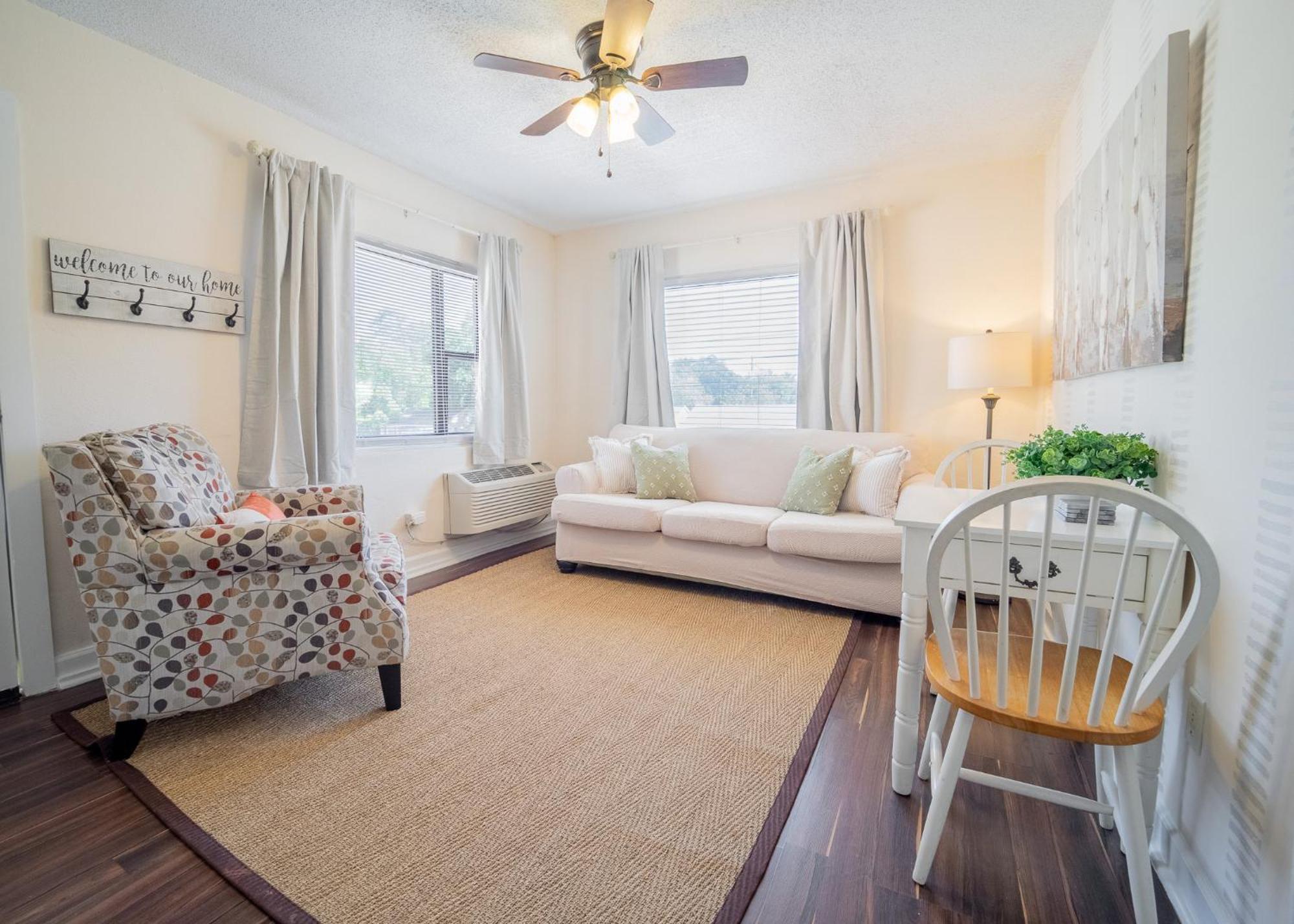 The Flats On Florida St - Super Comfy 2-Bedroom Apartments Мобил Екстериор снимка