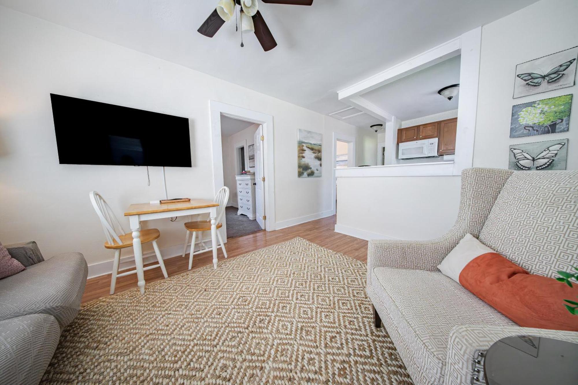 The Flats On Florida St - Super Comfy 2-Bedroom Apartments Мобил Екстериор снимка